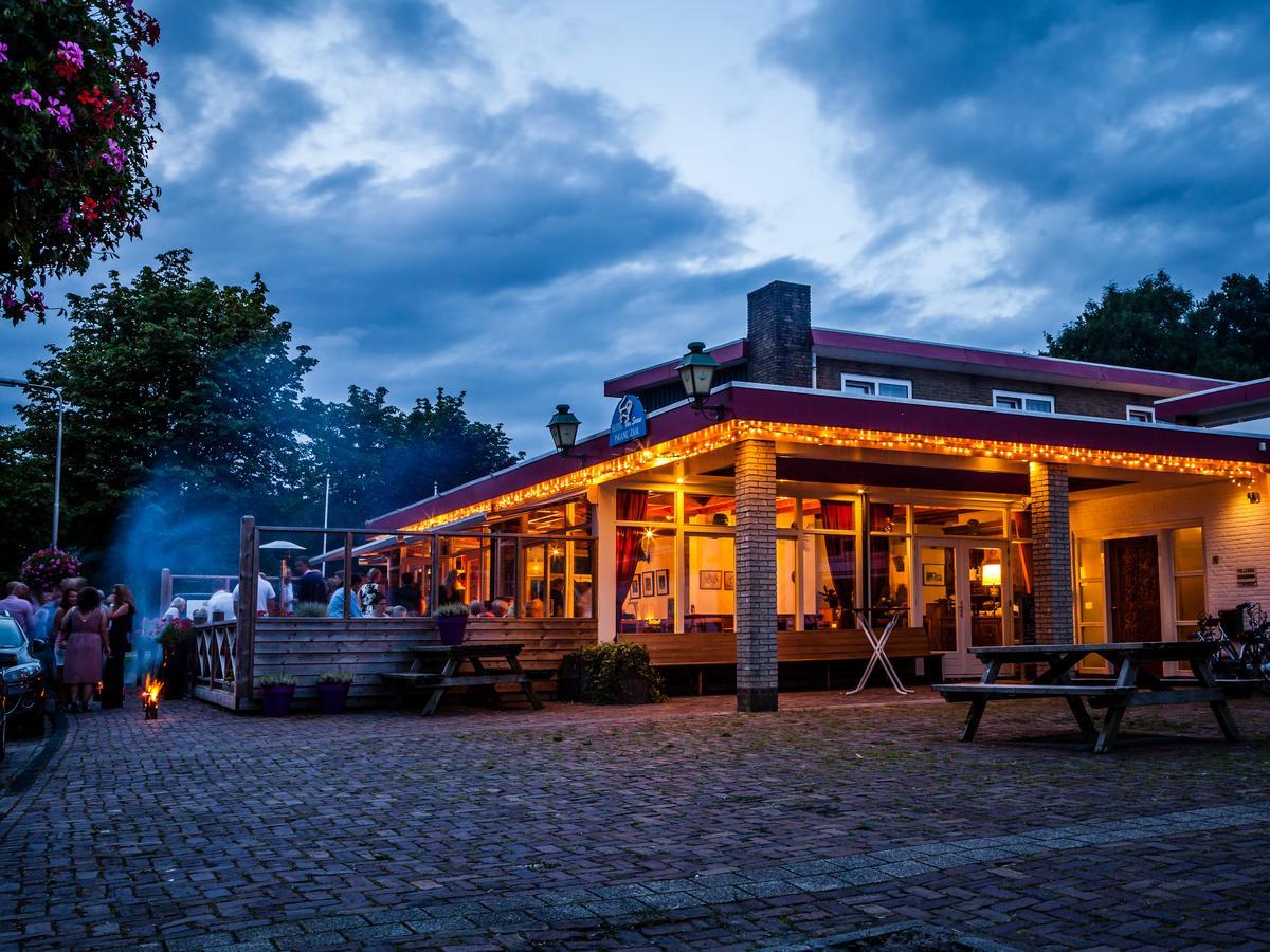 Hotel And Restaurant Van Saaze Kraggenburg Exterior photo
